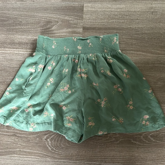 American Eagle high waist floral shorts - Picture 3 of 3